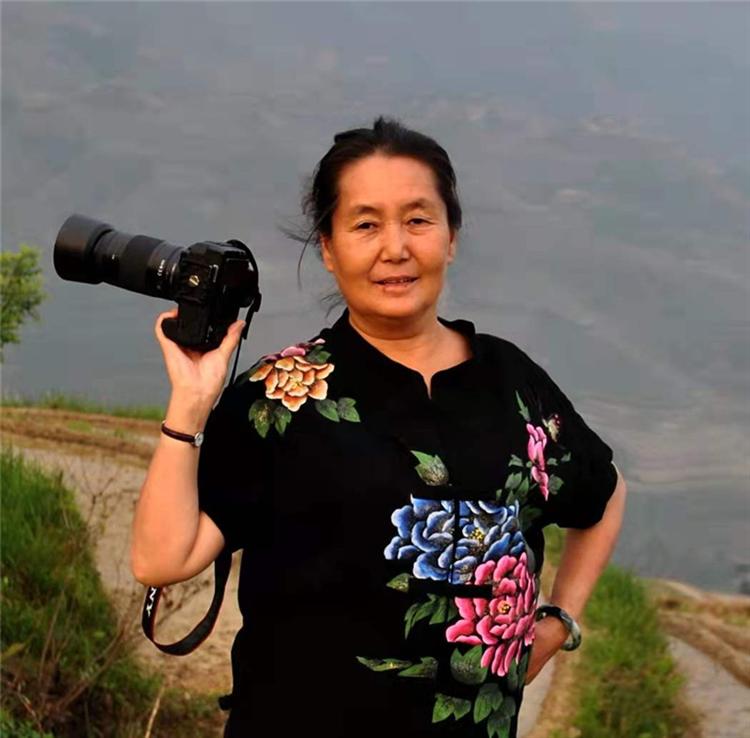 蔡丽荣：退休后忘情山水间的女摄影家
